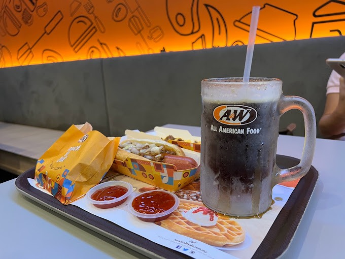A&W Mid Valley Southkey food