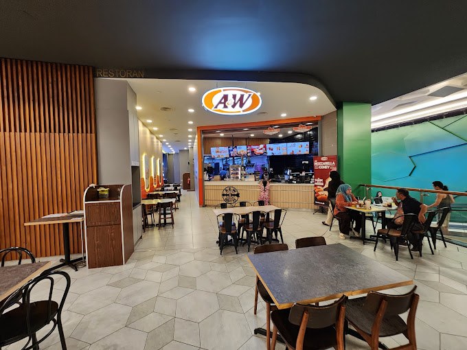 A&W Mid Valley Southkey location
