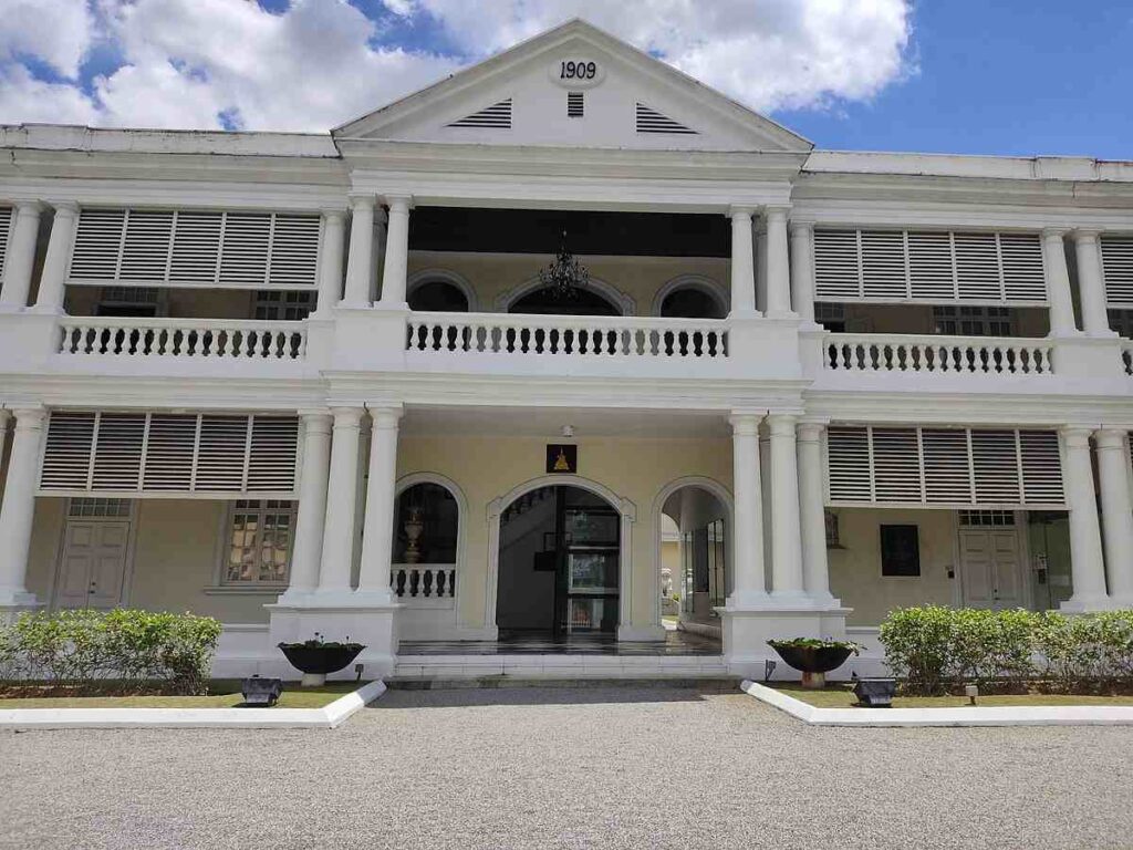 Sultan_Abdul_Aziz_Royal_Gallery