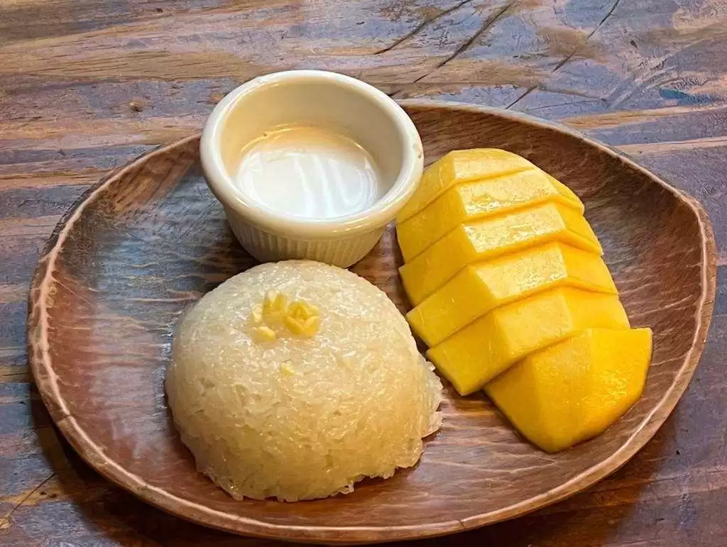 Amphawa Boat Noodle Mango sticky rice