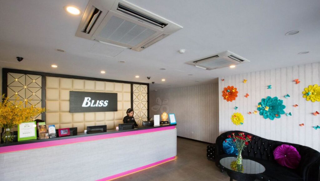 Bliss Boutique Hotel - Frontdesk