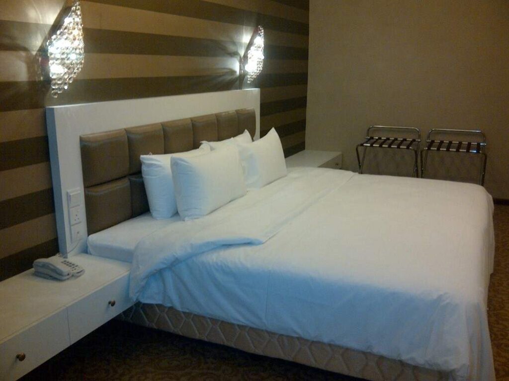 Grand Sentosa Hotel - Bedroom