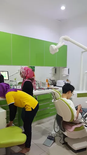 Dr Chong & Partners Dental Clinic patient