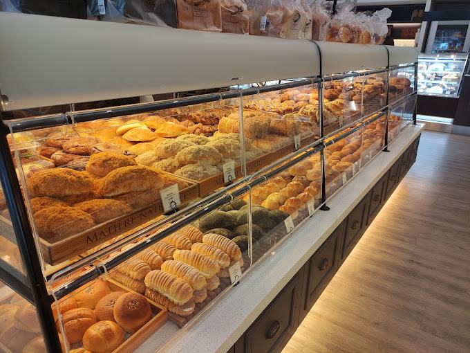 Verbena Taman Mount Austin Cabinet for Bread