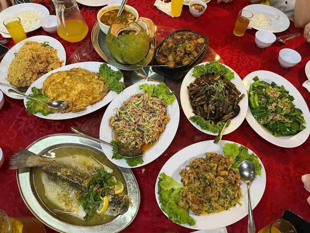 Yatch Chinese Muslim Seafood Restaurant menu